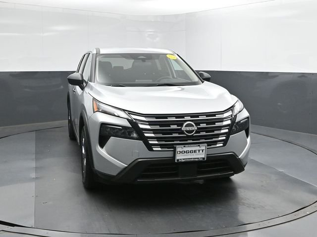 Used 2024 Silver Nissan S image 17