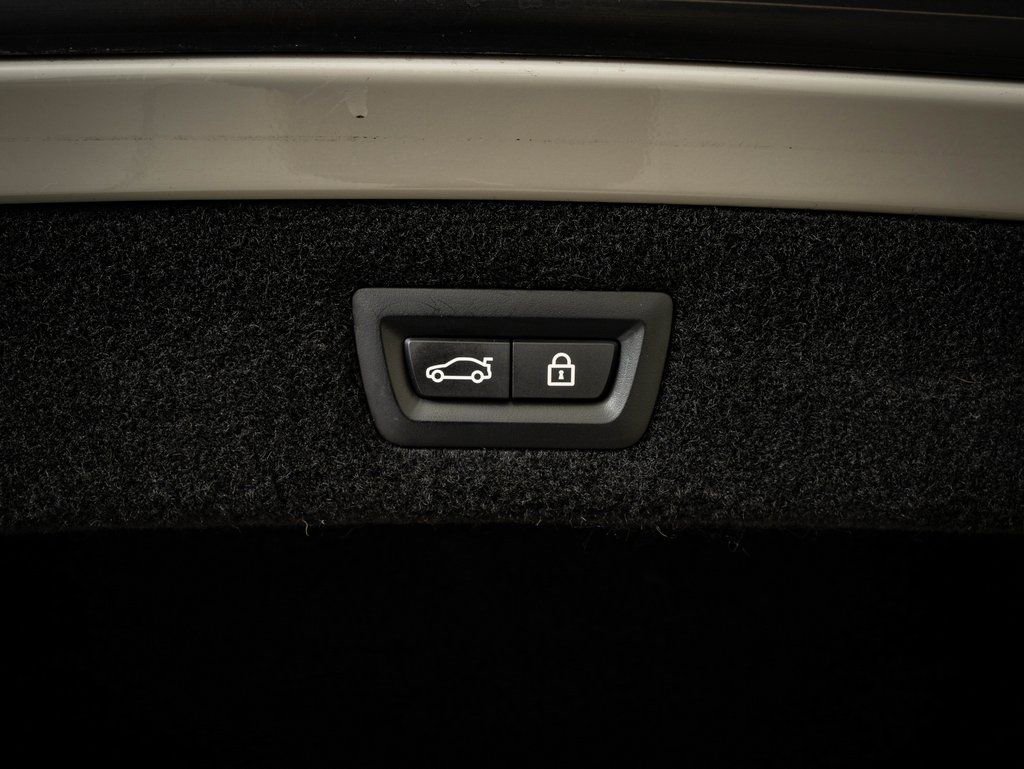 Used 2023 Chalk BMW Competition image 20
