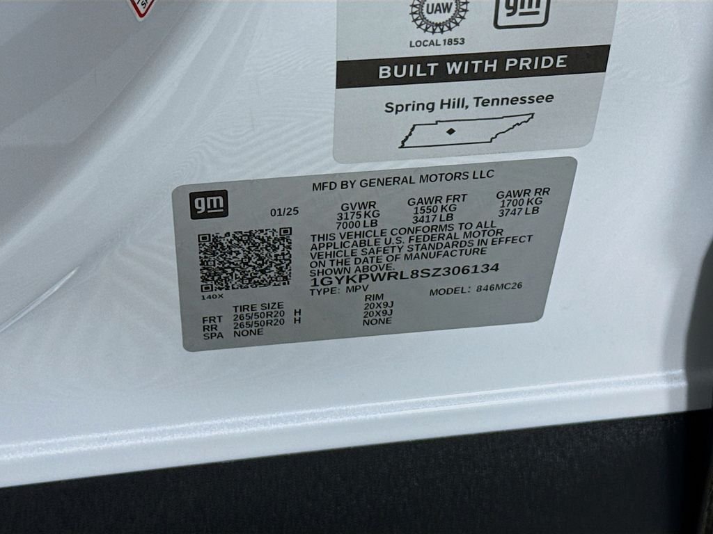 Used 2025 White Cadillac Sport image 31