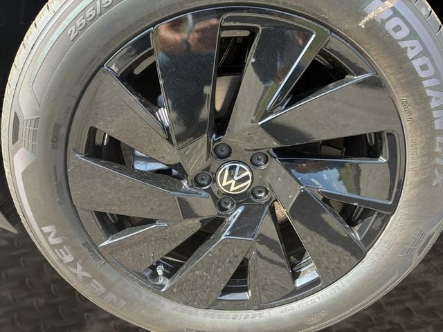 New 2026 Pure Gray Volkswagen SE w/Technology image 9