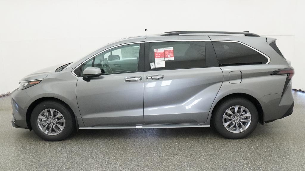 New 2026 Heavy Metal Toyota XLE image 3