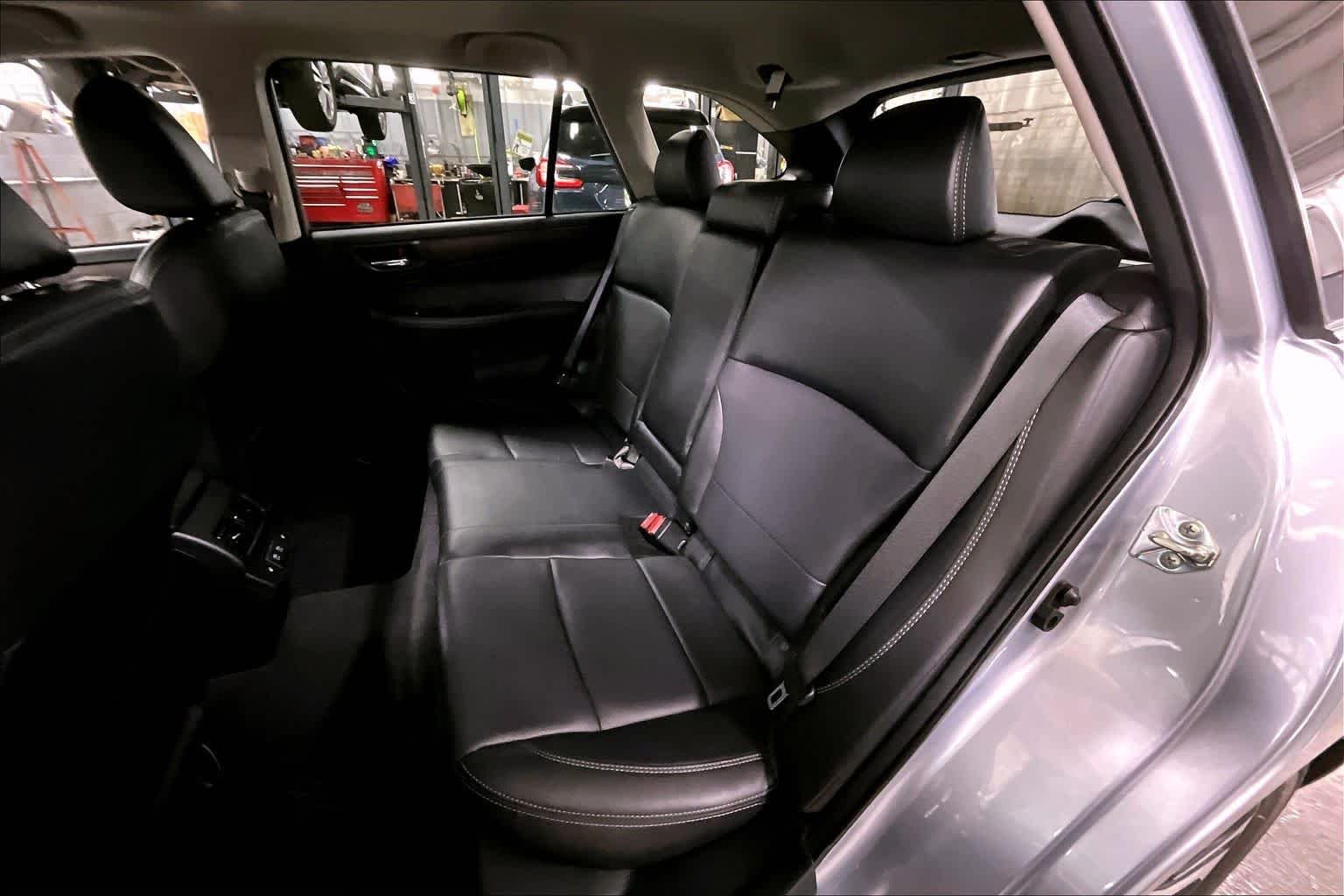 Used 2019 Ice Silver Metallic Subaru Limited image 21