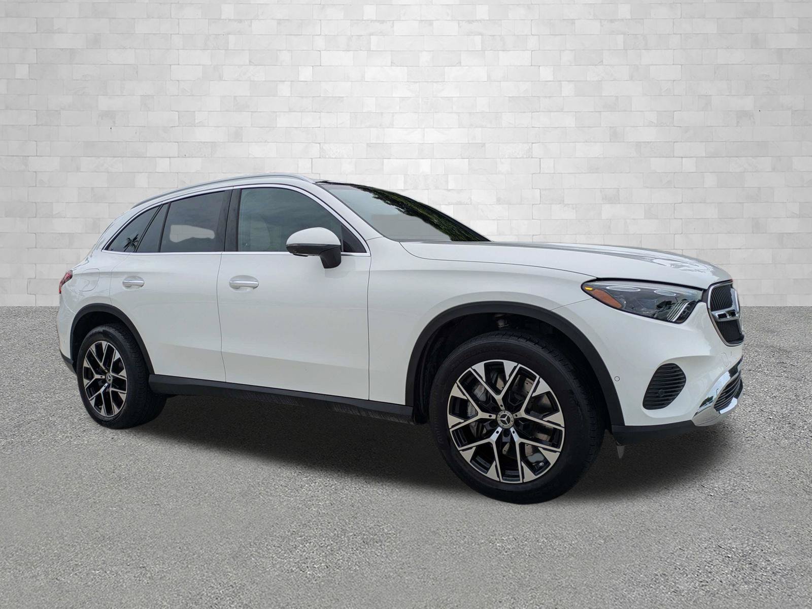 2025 Mercedes-Benz GLC