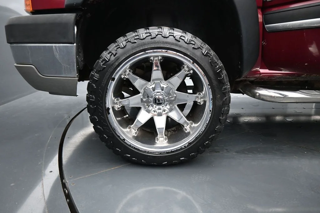 Used 2005 Red Chevrolet LT image 25