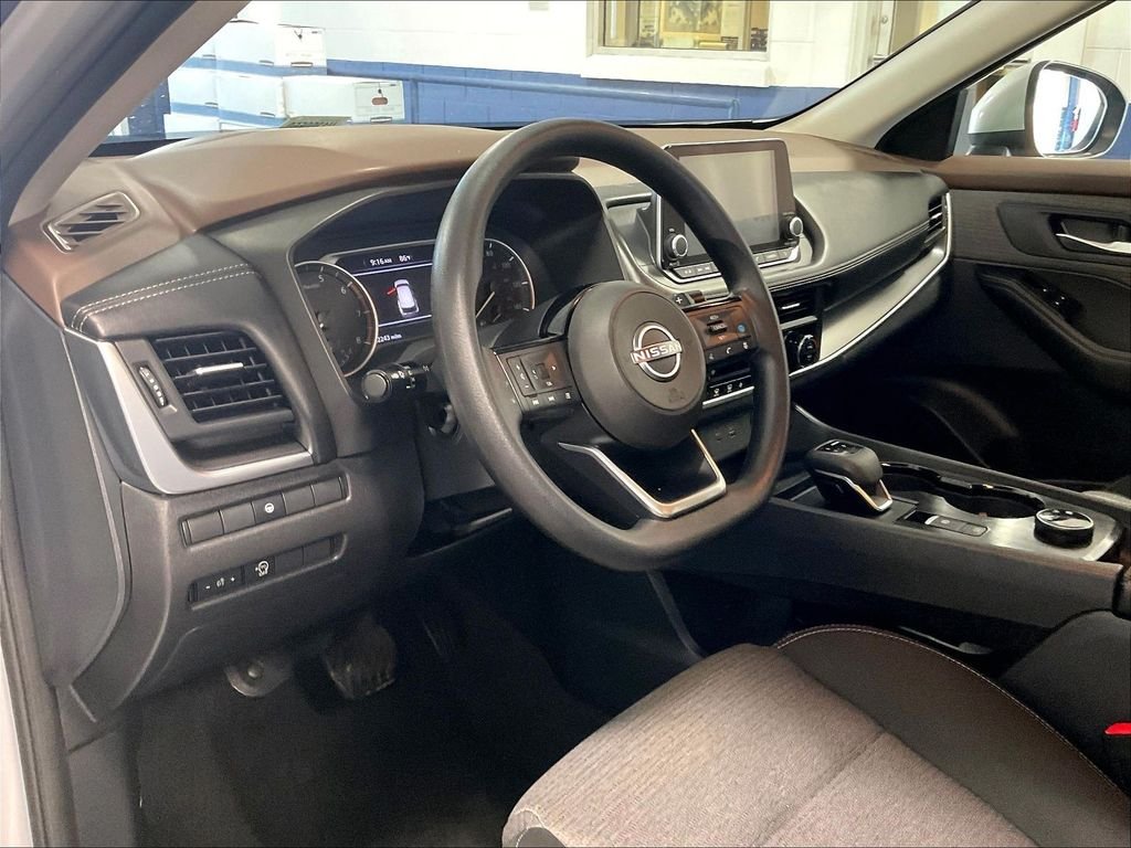 Used 2023 Silver Nissan SV image 8