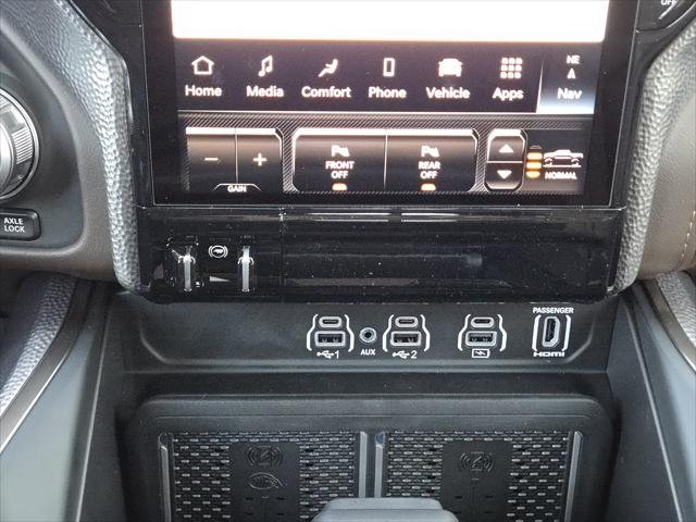 New 2026 Diamond Black Crystal Pearl-Coat Exterior Paint RAM Limited Longhorn image 17