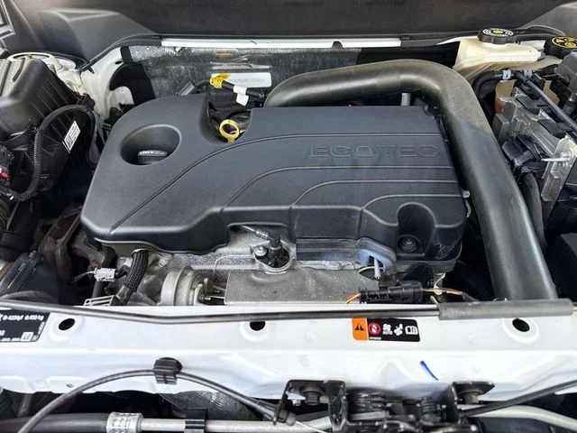 Used 2023 White GMC SLT image 12