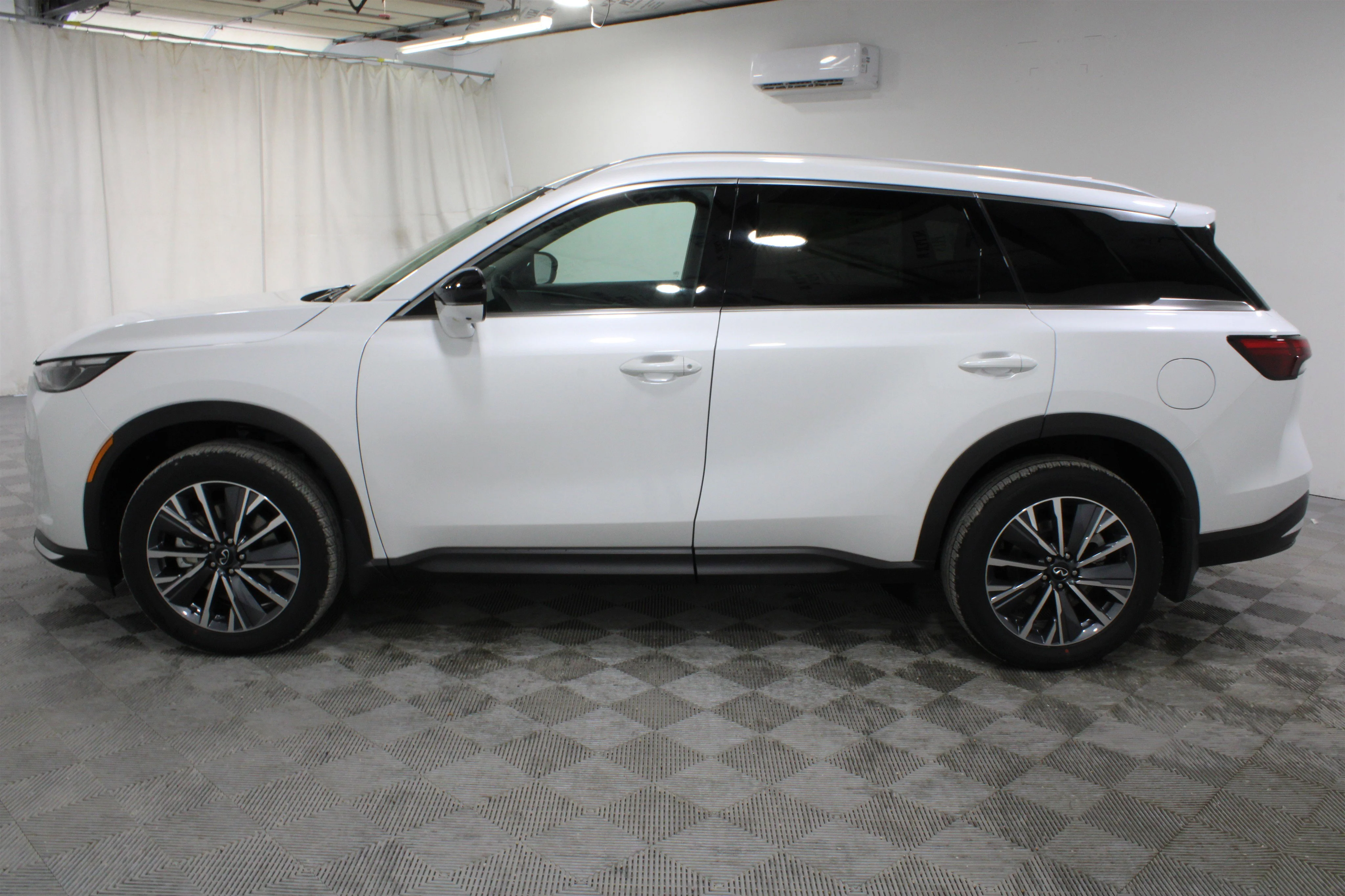 2027 INFINITI QX60 LUXE - Photo 34