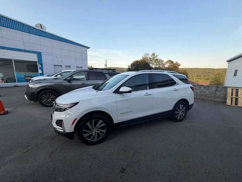 Used 2022 Chevrolet Equinox Premier with VIN 2GNAXXEV3N6120359 for sale in Forest City, PA