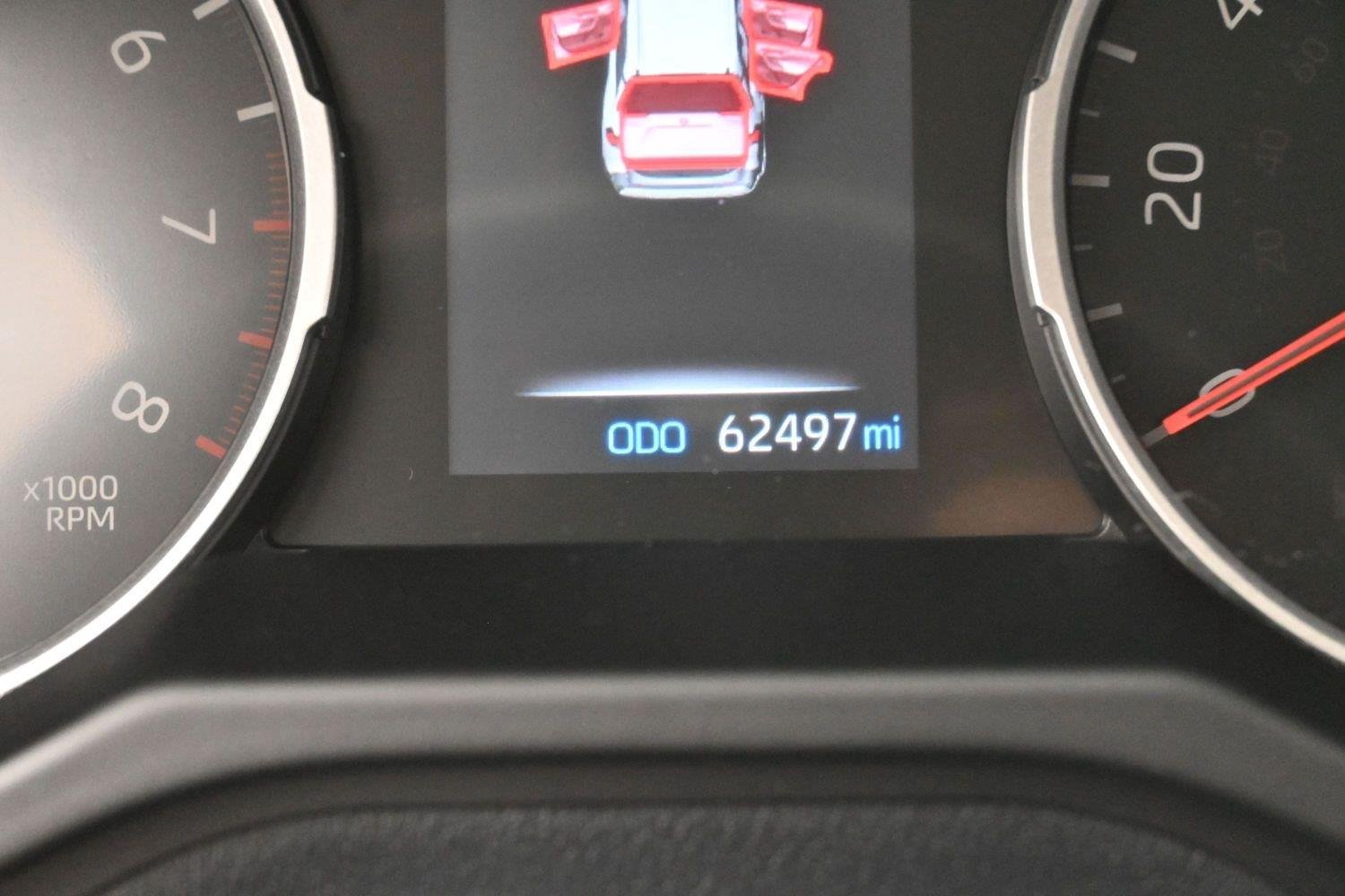 Used 2022 White Toyota XLE image 20