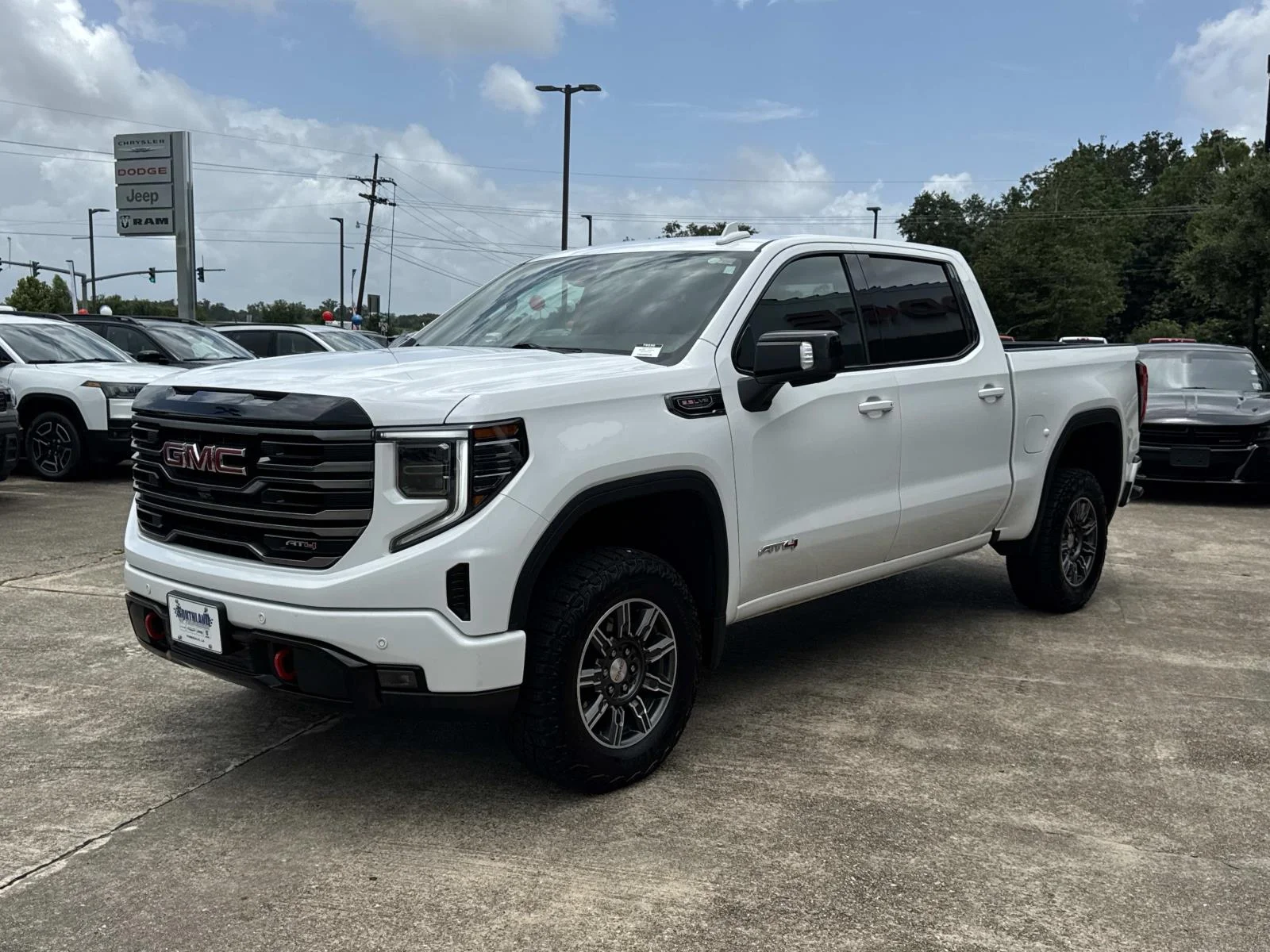 Used 2025 Onyx Black GMC AT4 image 3