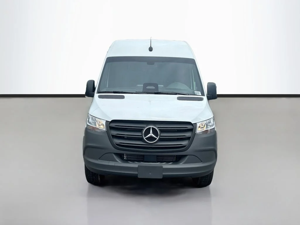 New 2026  Mercedes-Benz Cargo 144 WB image 8