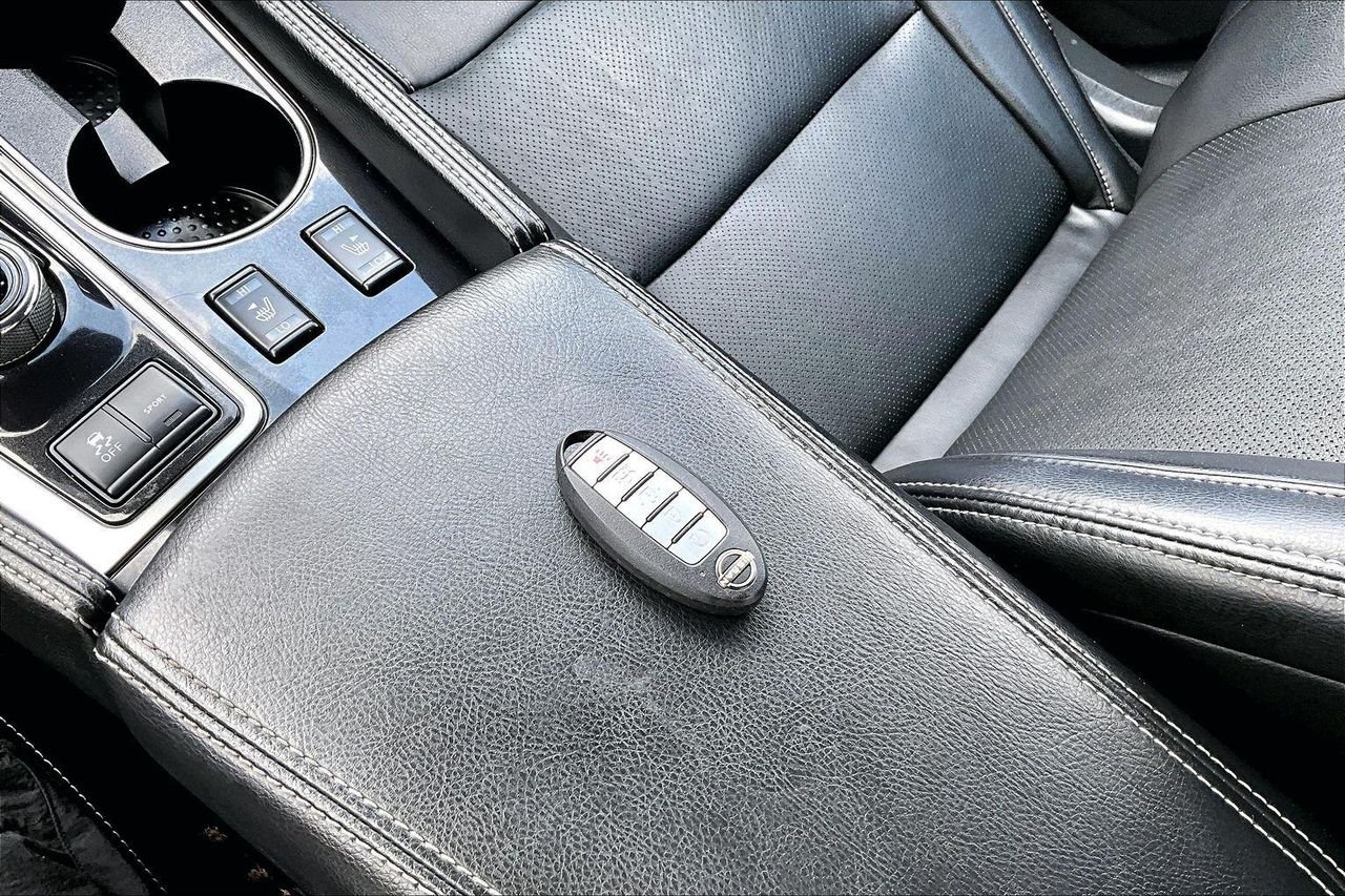 Used 2023 Super Black Nissan SL image 35