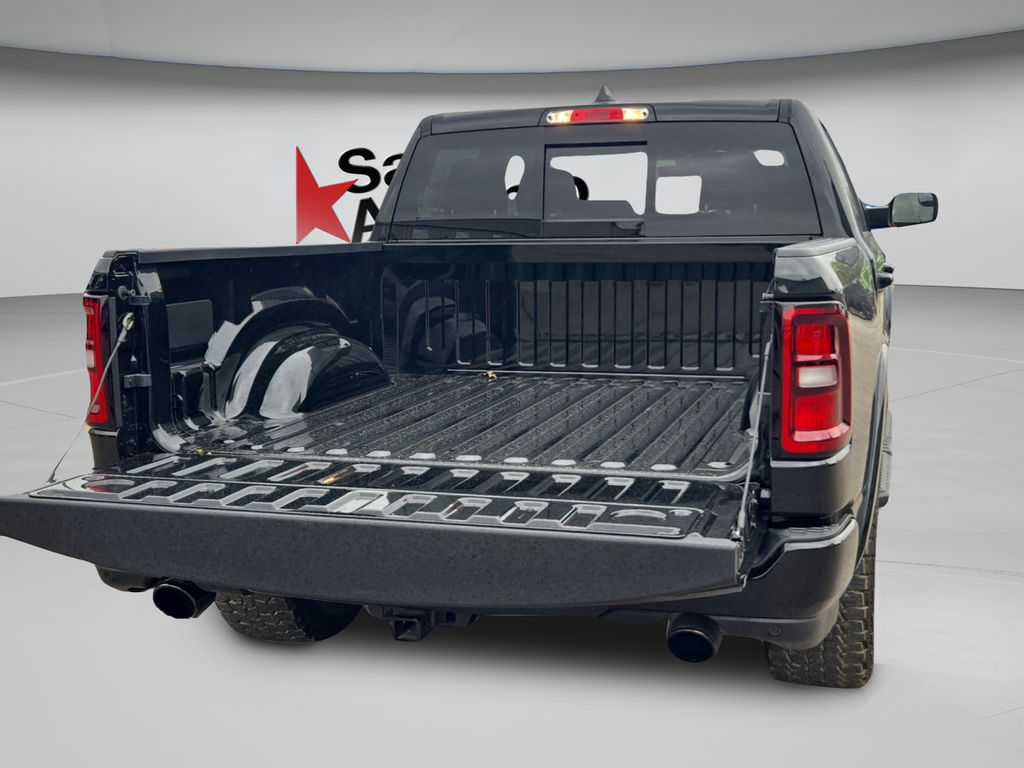 New 2026 Diamond Black Crystal Pearl-Coat Exterior Paint RAM Big Horn/Lone Star image 36