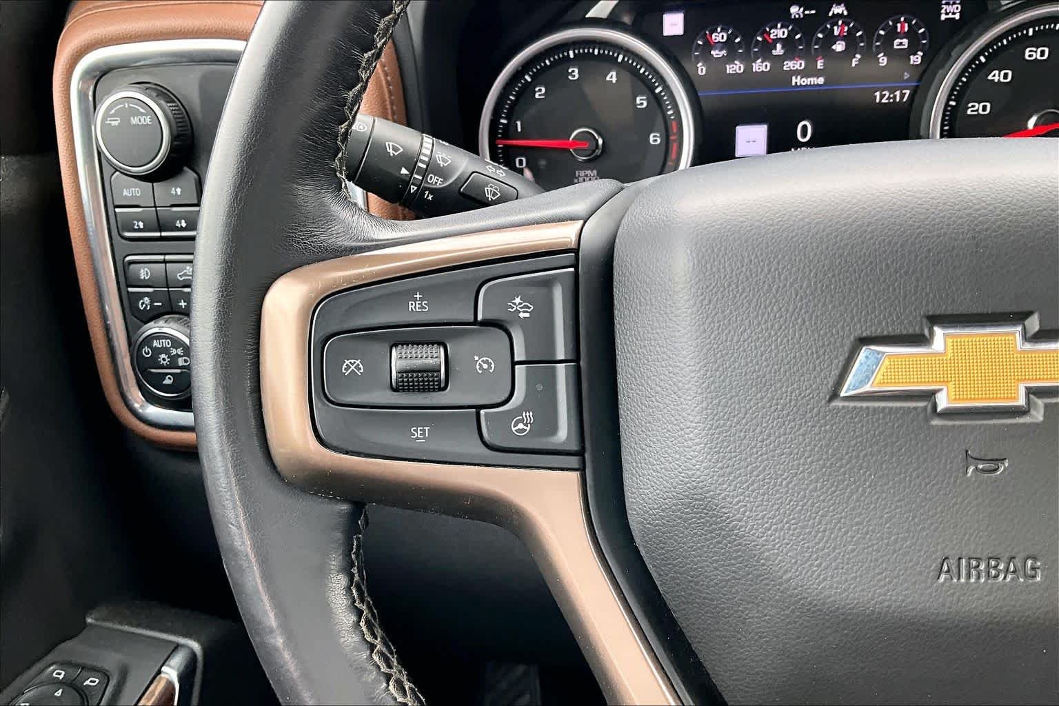 Used 2022 Iridescent Pearl Tricoat Chevrolet High Country image 23