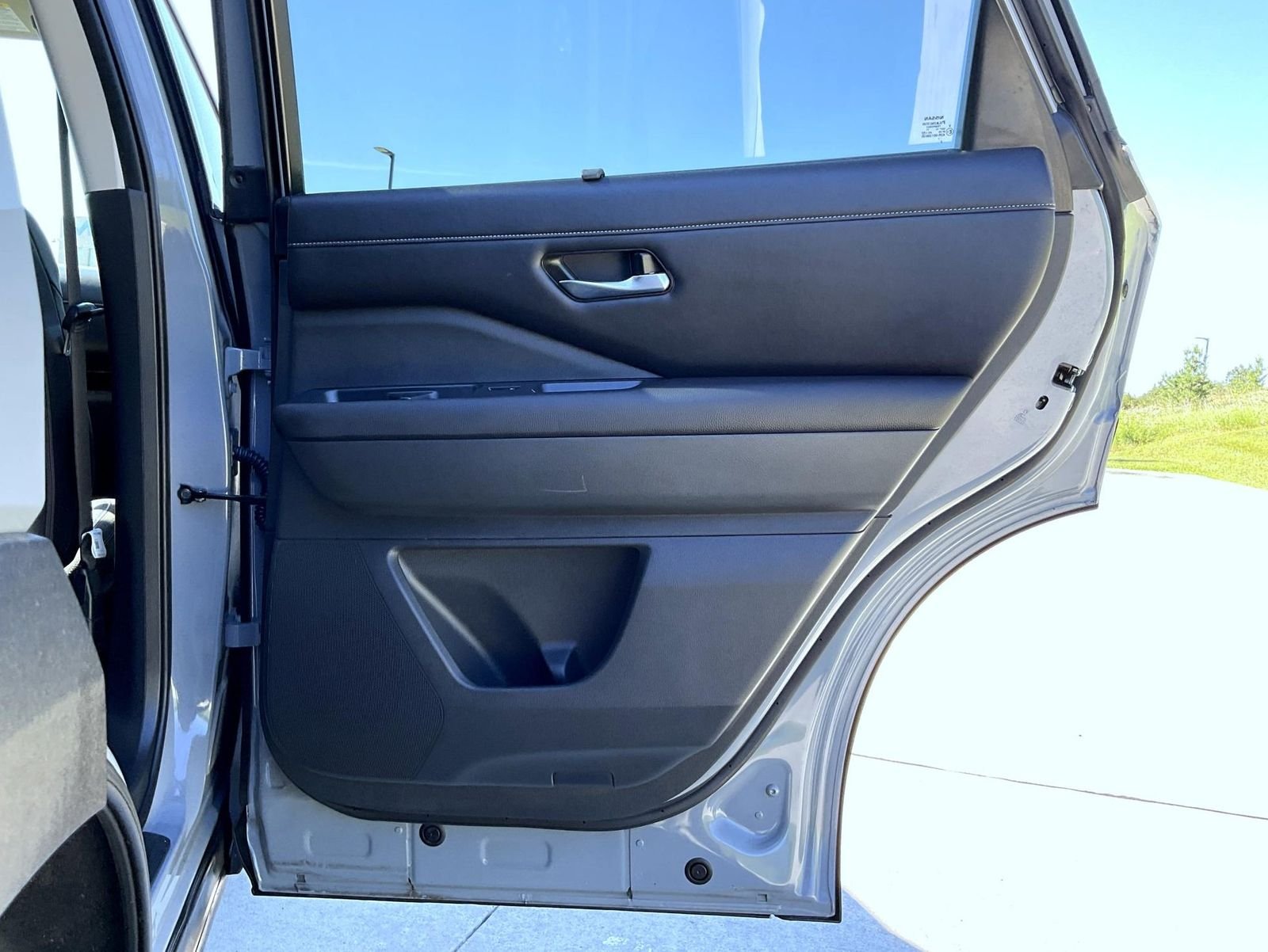 Used 2023 Gray Nissan SL image 18