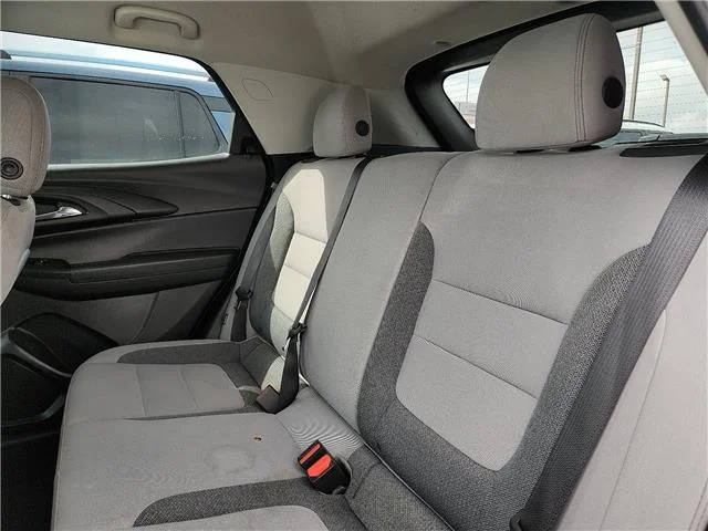 Used 2025 Blue Chevrolet LT Front-Wheel Drive image 9