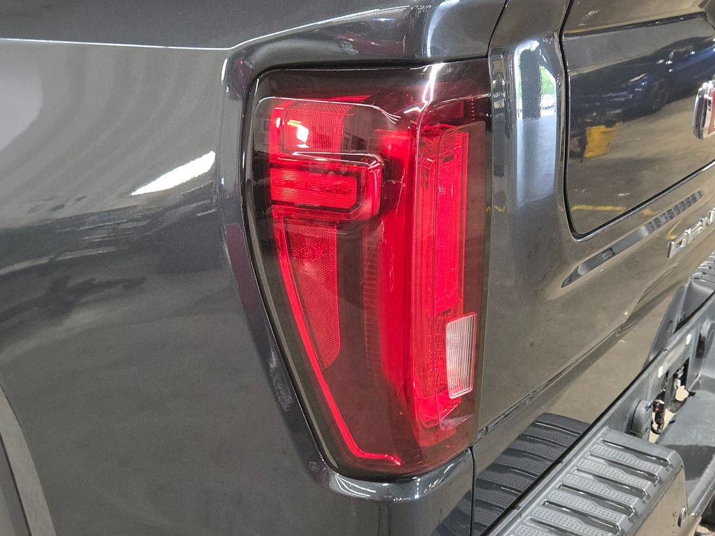 Used 2021 Green GMC Denali image 16