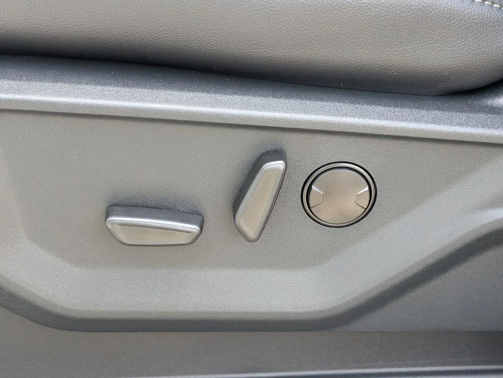 New 2026 Oxford White Ford Lariat image 20