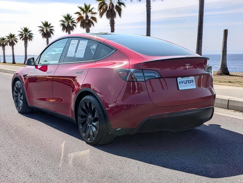 Used 2023  Tesla Performance image 7