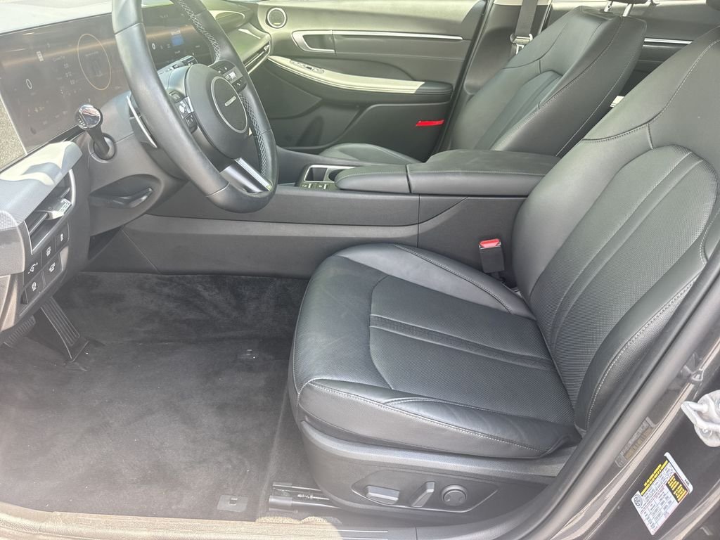 Used 2025 Gray Hyundai Limited image 8