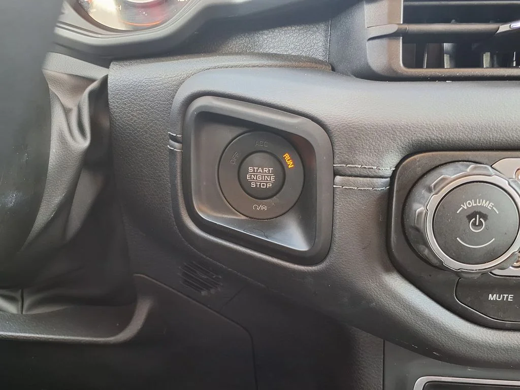 Used 2025 Red Jeep Sahara image 31