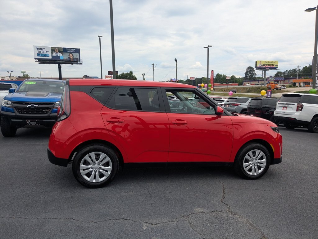 Used 2025 Inferno Red Kia LX image 4