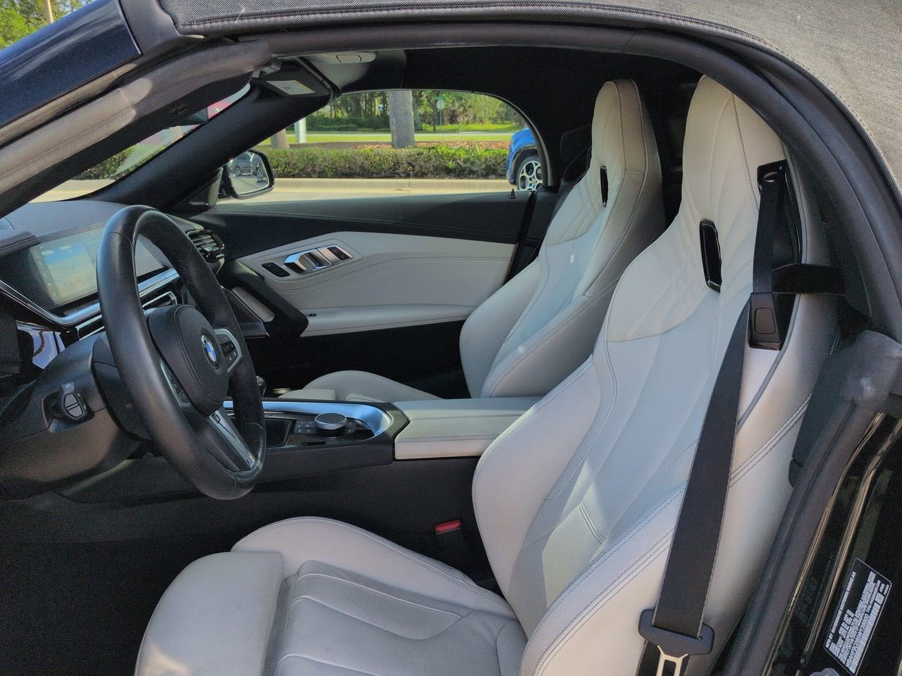Used 2025 Black Sapphire Metallic BMW M40i image 12