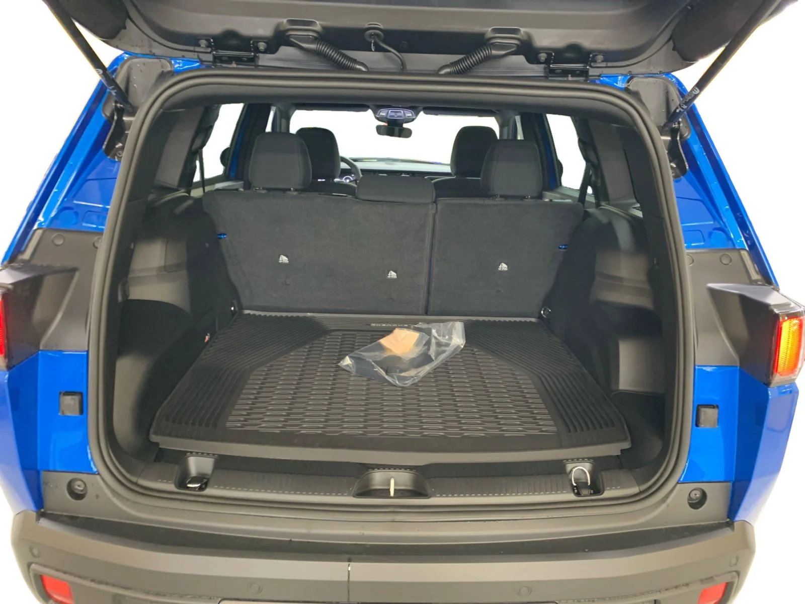 New 2026 Hydro Blue Pearl Jeep Laredo image 19