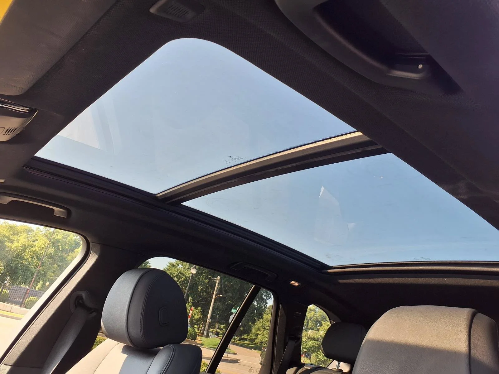 Used 2019 Arctic Gray Metallic BMW xDrive40i image 20