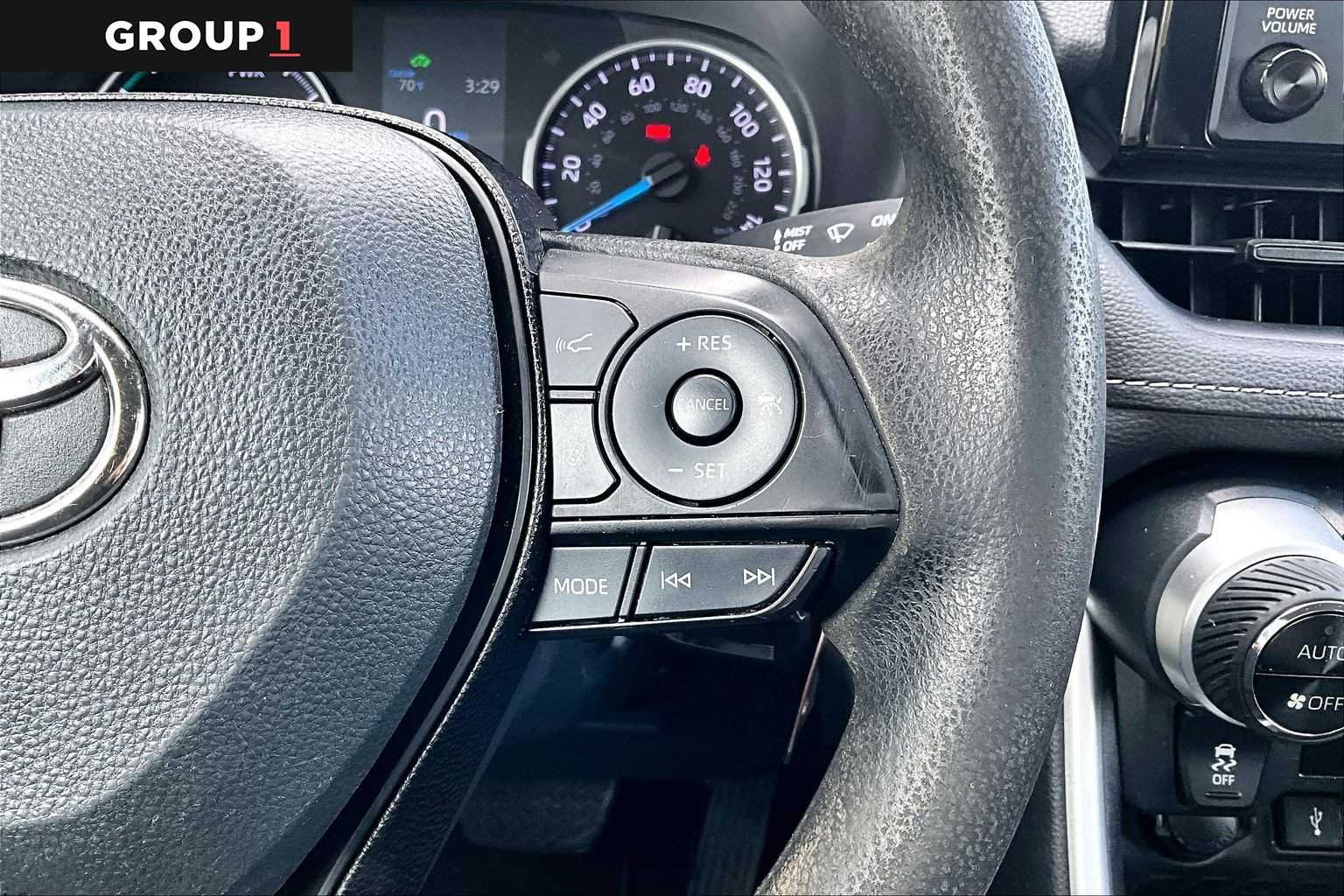 Used 2020 Super White Toyota Hybrid LE image 25