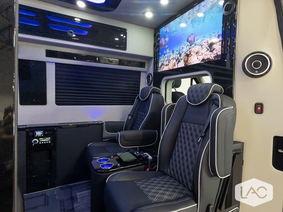 New 2027 BLACK OGV LUXURY COACH 170EXT image 14
