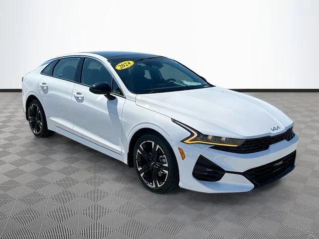 Used 2024 White Kia GT-Line image 3