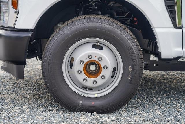 New 2026 Oxford White Ford F-350® XL image 37