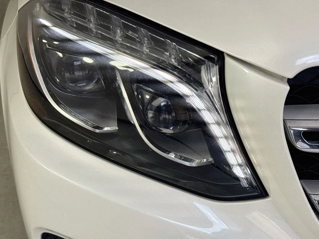 Used 2018 White Mercedes-Benz GLS 450 image 41