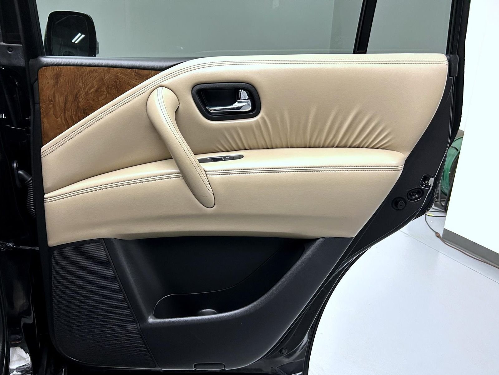 Used 2023 Black Nissan SL image 17