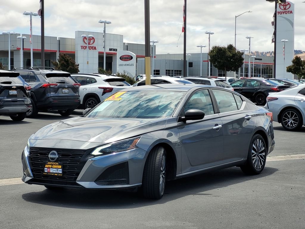 Used 2024 Gray Nissan 2.5 SV image 8
