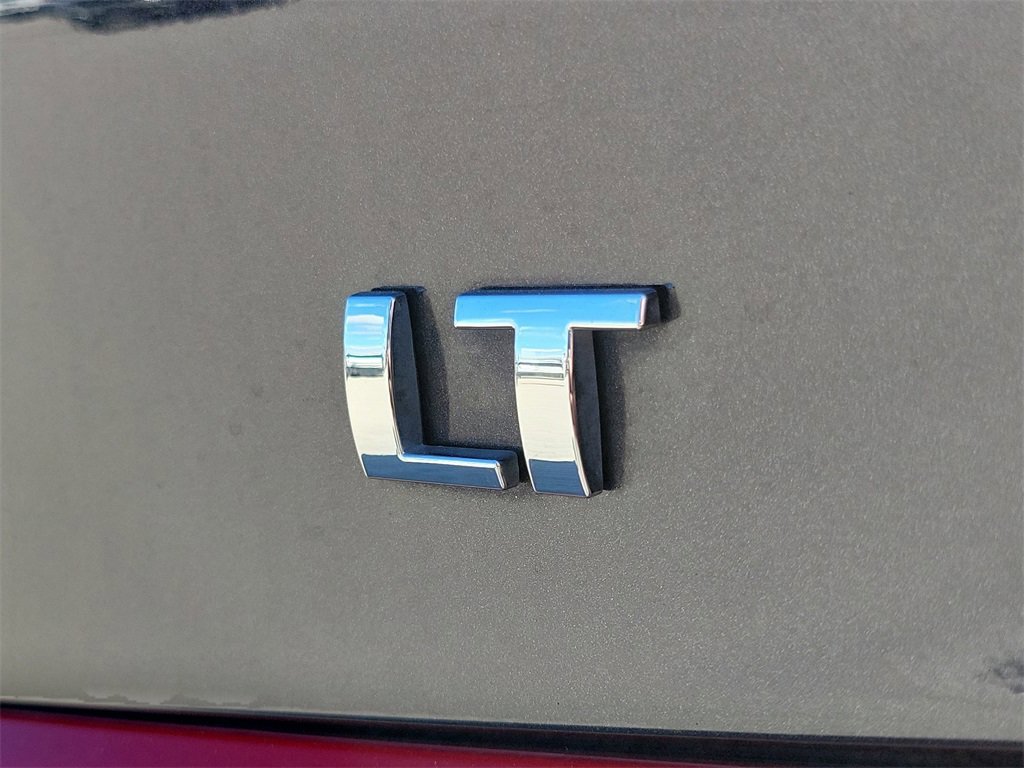 2023 Chevrolet Malibu 1LT photo 2