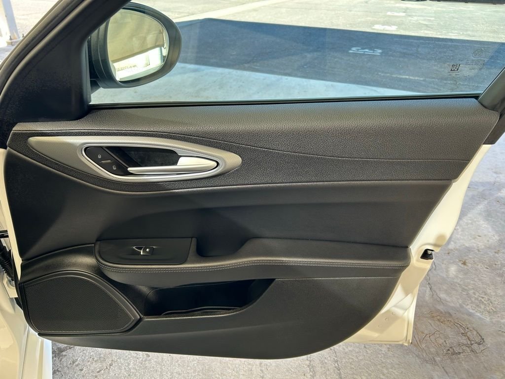 2025 Alfa Romeo Giulia Base - Photo 13