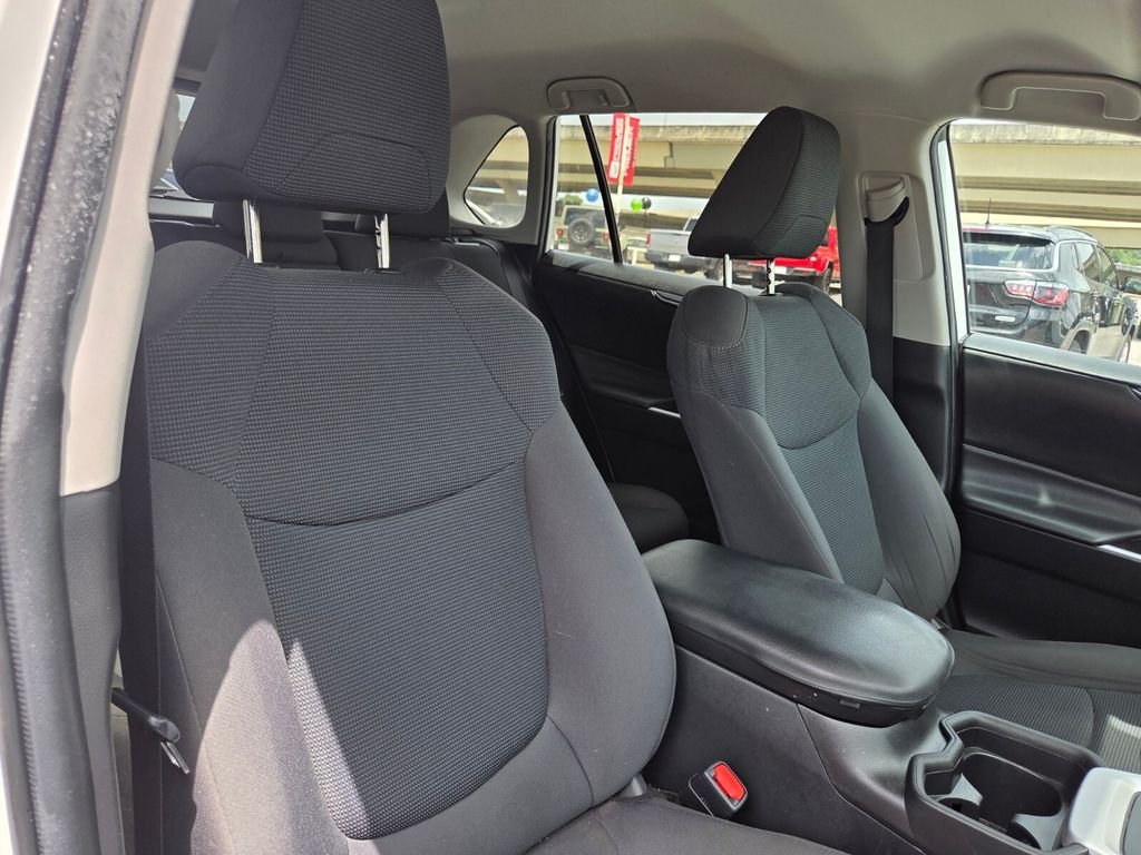 Used 2021 White Toyota LE image 28