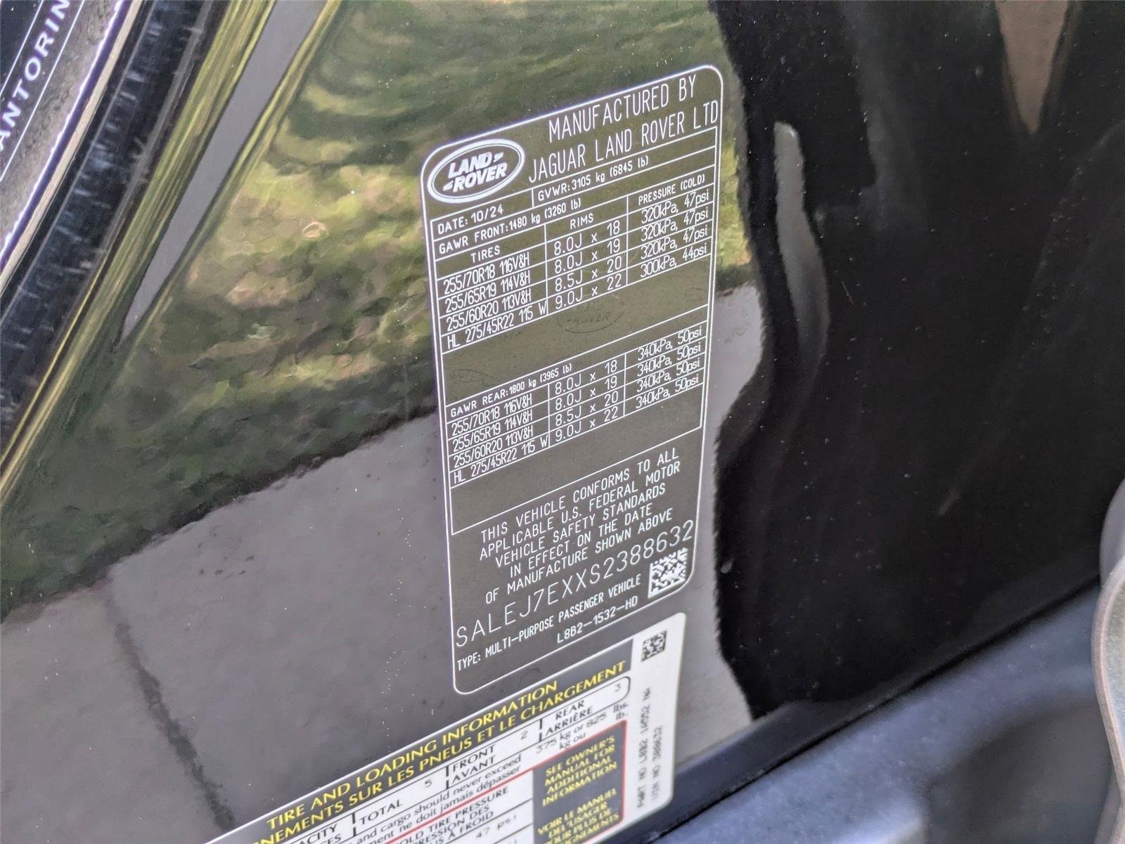 Used 2025  Land Rover S image 39