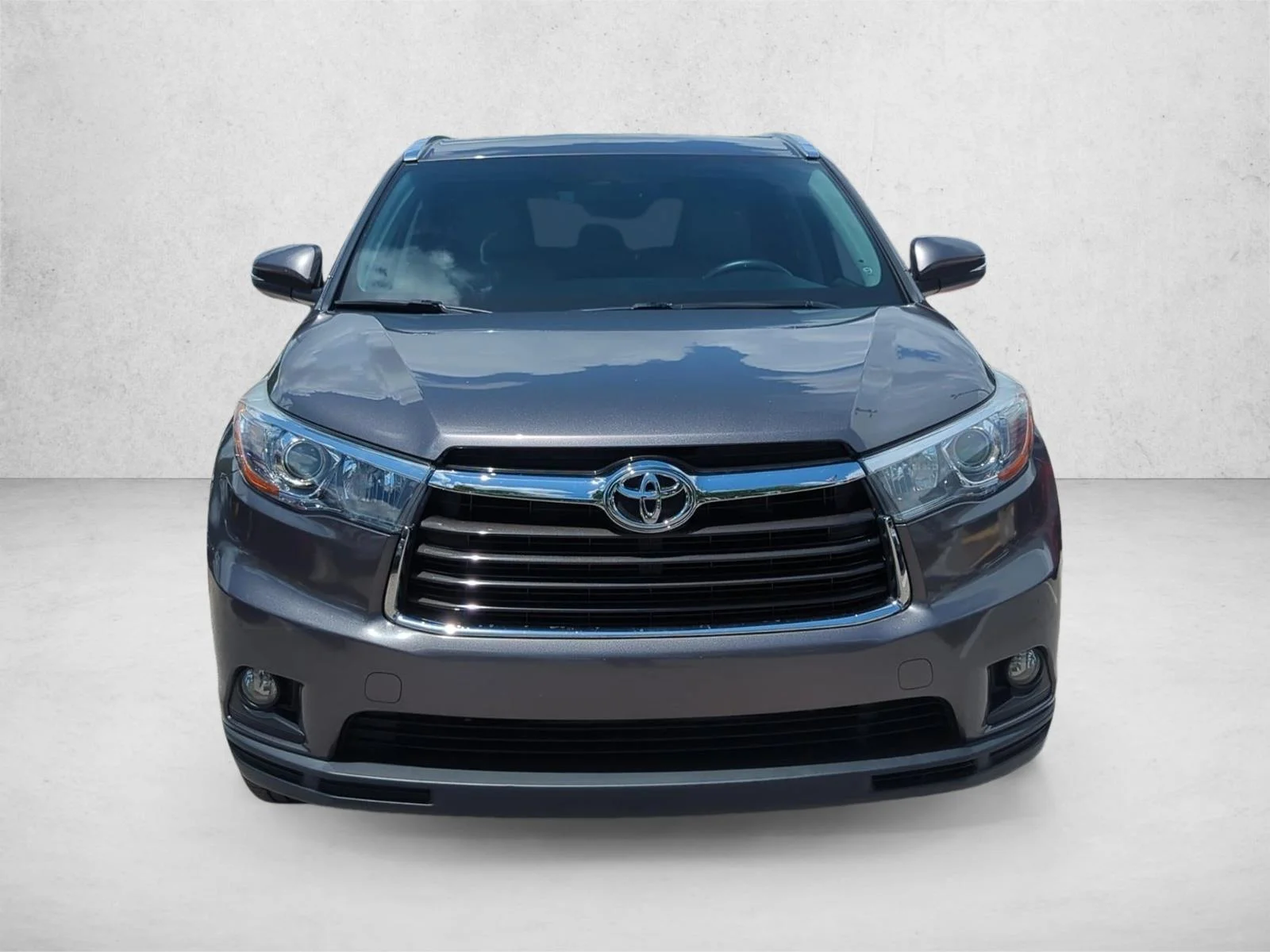 Used 2015 Predawn Gray Mica Toyota XLE image 2