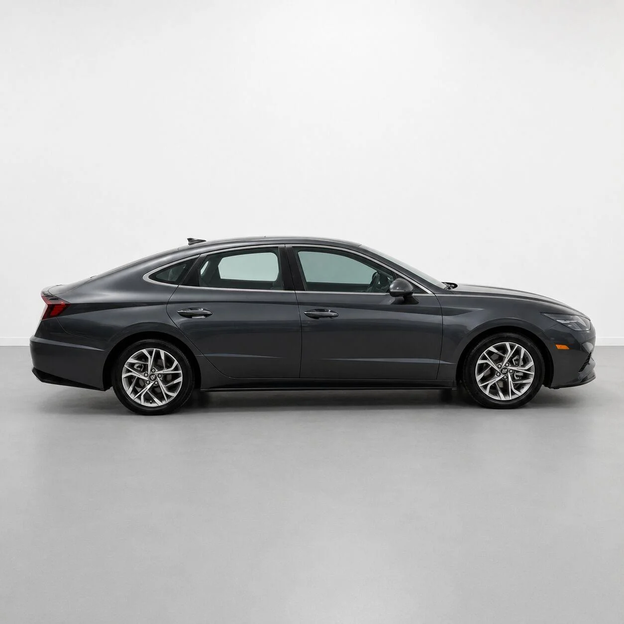 Used 2023 Portofino Gray Hyundai SEL image 6