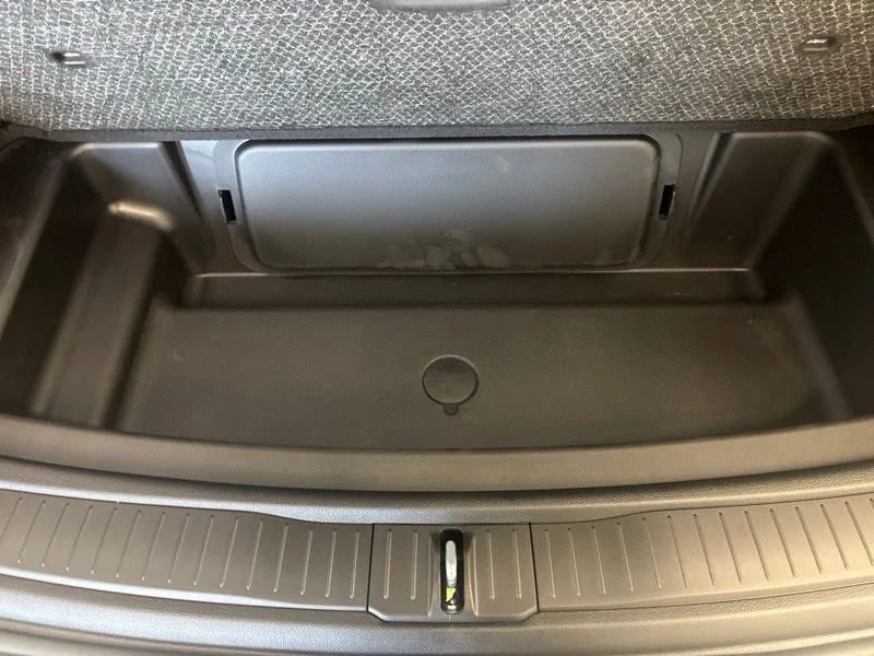 New 2026 Silver Zynith Exterior Paint Jeep Laredo X image 14
