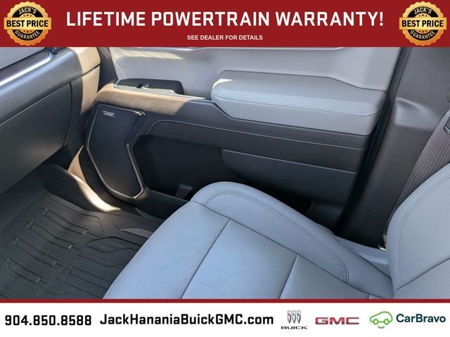 Used 2023 White GMC SLT image 20