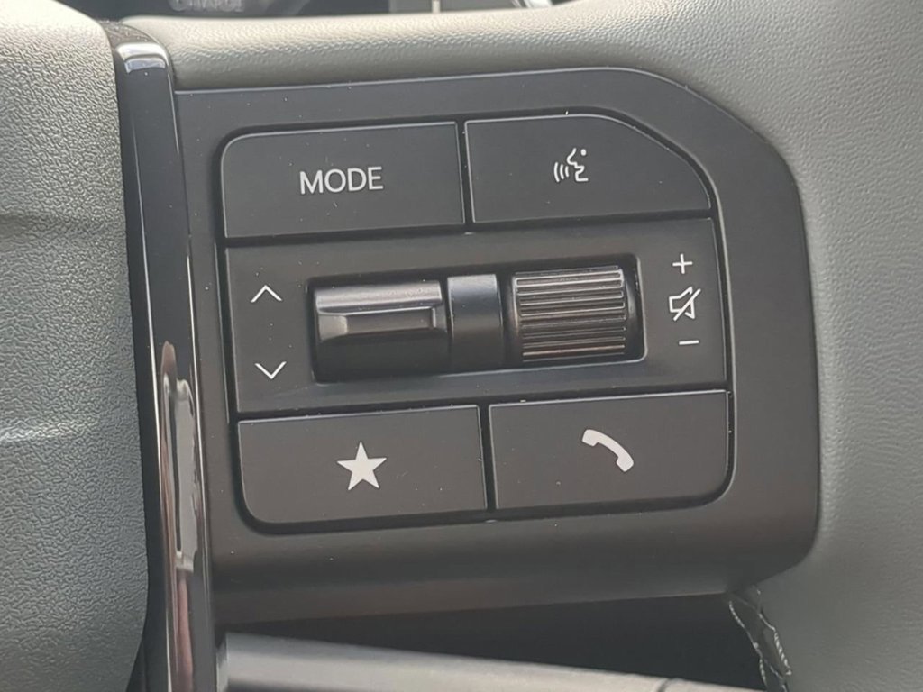 New 2027 Glacial White Pearl Kia X-LINE SX image 31