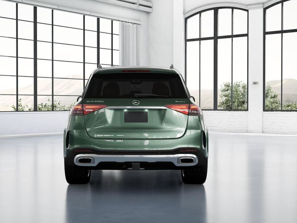 New 2026 MANUFAKTUR Ireland Mid Green Metallic Mercedes-Benz GLE 450 image 25
