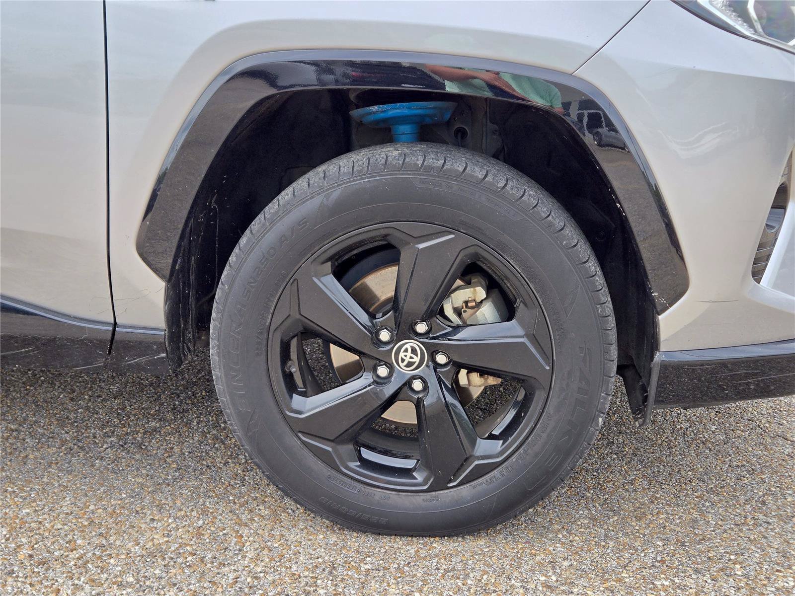 2020 Toyota RAV4 XSE - Photo 4