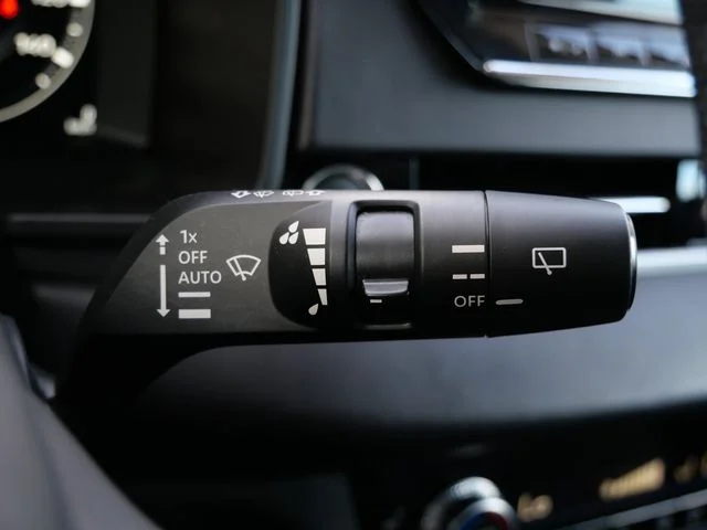 Used 2024 Silver Mitsubishi SE image 20