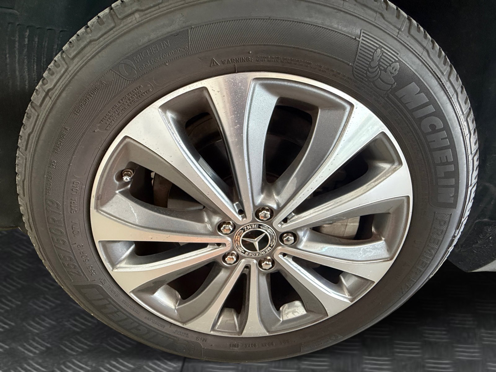 Used 2020 Emerald Green Metallic Mercedes-Benz GLE 350 image 9